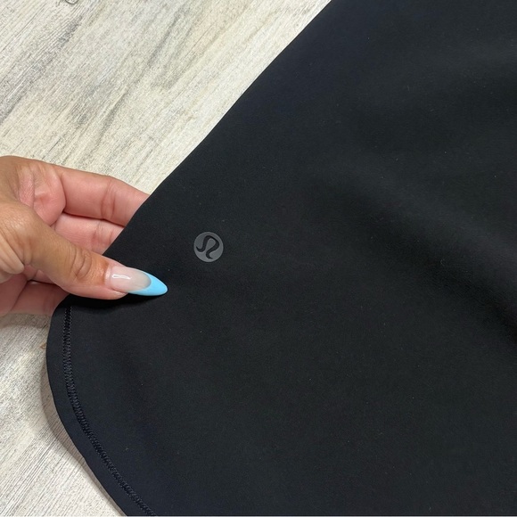 Lululemon On The Fly Skirt Size 4 - Picture 4 of 5